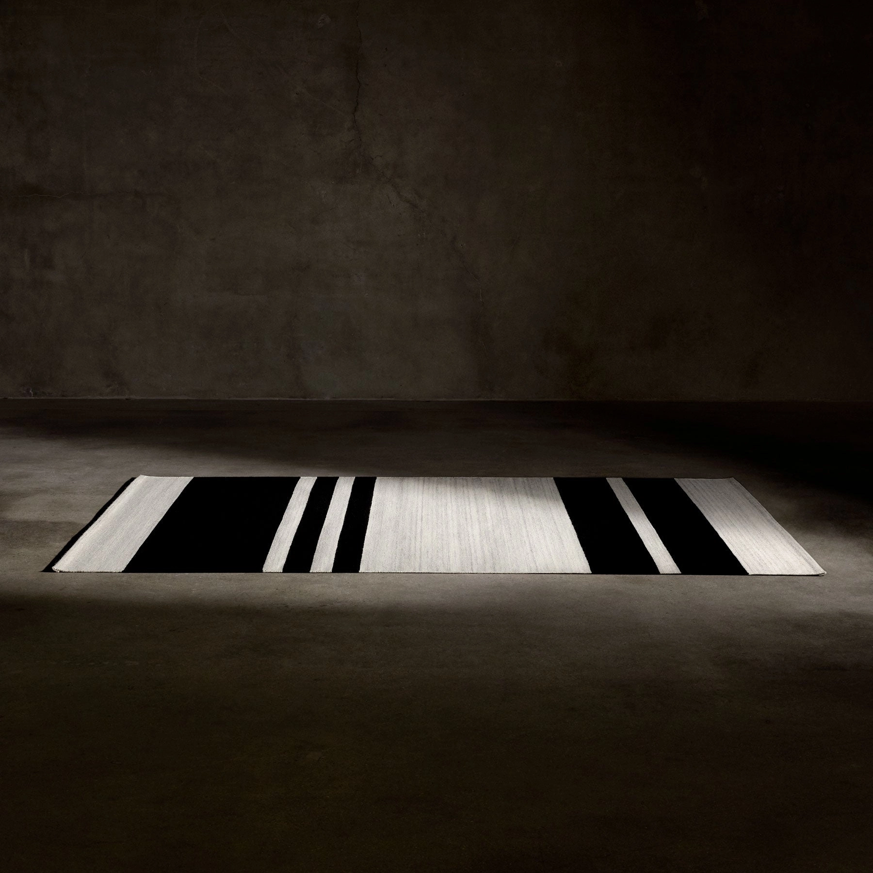 Multi Stripe Area Rug 9Ft X 12Ft - Natural/Black Stripe